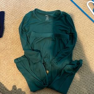 Very cute green Kytebaby pajamas Size 18-24M